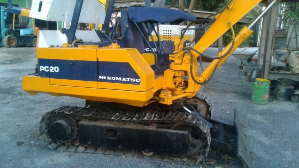 ขายด่วนครับ PC15-3 รถไม่มีเครื่องอย่างเดียว