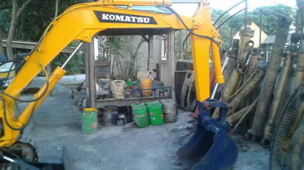 ขายด่วนครับ PC15-3 รถไม่มีเครื่องอย่างเดียว ขายด่วนครับ PC15-3 รถไม่มีเครื่องอย่างเดียว