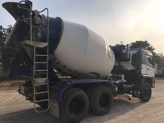 ขายรถโม้ปูน 10 ล้อ 2 เพลา HINO FM1AKKM ปี.59 ราคา.2,100,000 ต่อรอง 330 แรง โม้ BNK ( 7 คิว ) ปั้ม HS รถสวยจัด วิ้งแค่ 60,000 กว่ากิโล ยางสะภาพ 80-90\% คัสทรีสวย โม้สวย รถสะภาพ 90\% สนใจรีบจองด่วน 081-3531946 ต่อ.บางนา &amp; ID-LINE รถใช้งานที่นครปฐม-ราชบุรี