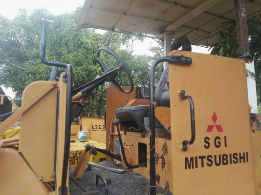 Mitsubishi/ รถเกรด 4 ล้อ เอวตรง ตามสภาพเก็บนิ๊ดเดียวก็ลุยได้