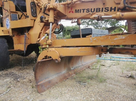 Mitsubishi/ รถเกรด 4 ล้อ เอวตรง ตามสภาพเก็บนิ๊ดเดียวก็ลุยได้