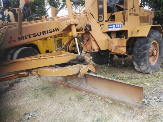 Mitsubishi/ รถเกรด 4 ล้อ เอวตรง ตามสภาพเก็บนิ๊ดเดียวก็ลุยได้