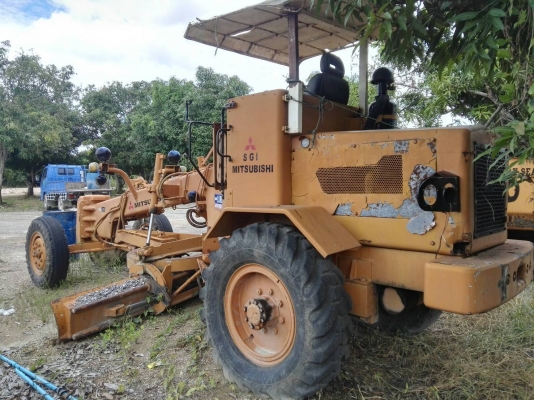 Mitsubishi/ รถเกรด 4 ล้อ เอวตรง ตามสภาพเก็บนิ๊ดเดียวก็ลุยได้