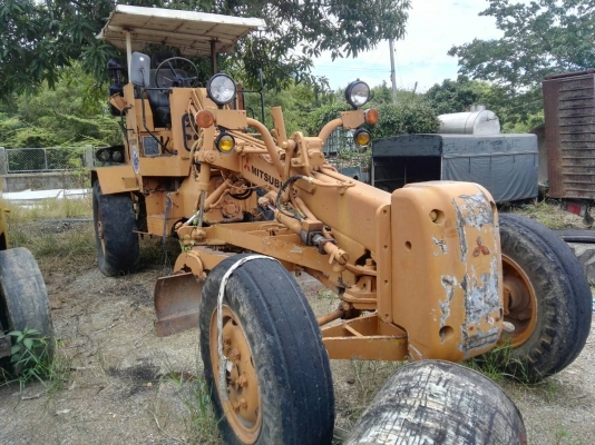 Mitsubishi/ รถเกรด 4 ล้อ เอวตรง ตามสภาพเก็บนิ๊ดเดียวก็ลุยได้