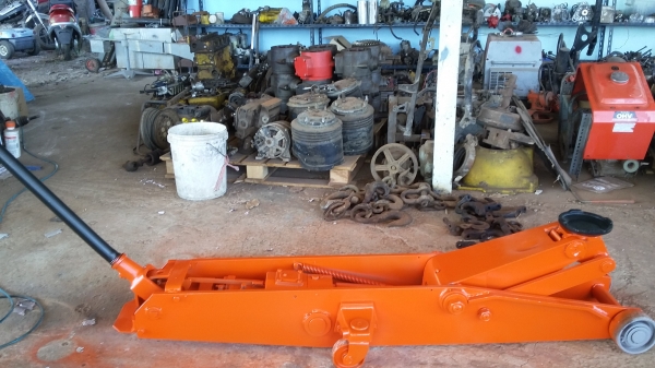 แม่แรงจะเข้ขนาดใหญ่ แม่แรงจะเข้ขนาดใหญ่