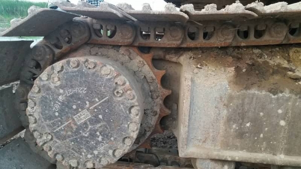 ขาย 1,150,000 KOMATSU pc 228 USLC พร้อมไลหัวเจาะใส่หัวเจาะได้เลย (ขนาดเท่า 200) สภาพเก่านอก 8,320 ชม.ไฟฟ้าครบ เครื่องดี ปั้มแรง เอวแน่น ช่วงล่างเต็ม เอกสารอินวอยทร์ รถสวยพร้อมใช้ รถอยู่ กทม. 090-772-3710 090-772-3708