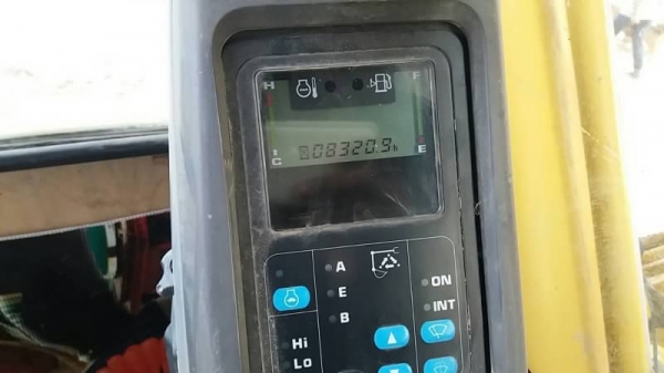 ขาย 1,150,000 KOMATSU pc 228 USLC พร้อมไลหัวเจาะใส่หัวเจาะได้เลย (ขนาดเท่า 200) สภาพเก่านอก 8,320 ชม.ไฟฟ้าครบ เครื่องดี ปั้มแรง เอวแน่น ช่วงล่างเต็ม เอกสารอินวอยทร์ รถสวยพร้อมใช้ รถอยู่ กทม. 090-772-3710 090-772-3708