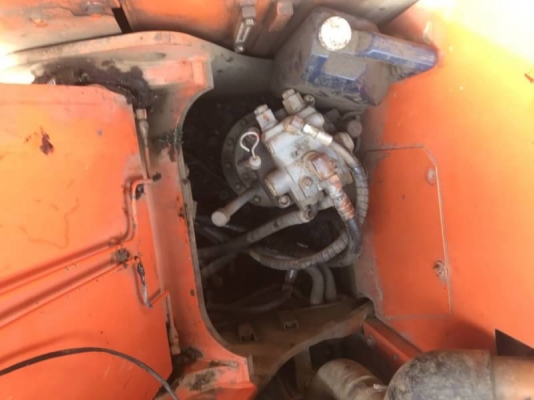 ขาย 980,000 HITACHI ZX 135 US เก่านอกมา 5 เดือน พร้อมใช้งานทุกระบบ เอกสารอินวอย ไฟฟ้าครบ ช่วงล่างดี เครื่องปั้มดีแรง เอวแน่น รถสวยพร้อมใช้ รถอยู่ ราชบุรี 090-772-3710 090-772-3708