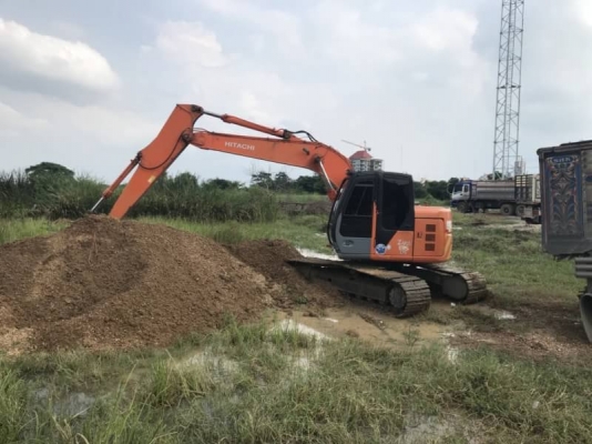 ขาย 980,000 HITACHI ZX 135 US เก่านอกมา 5 เดือน พร้อมใช้งานทุกระบบ เอกสารอินวอย ไฟฟ้าครบ ช่วงล่างดี เครื่องปั้มดีแรง เอวแน่น รถสวยพร้อมใช้ รถอยู่ ราชบุรี 090-772-3710 090-772-3708