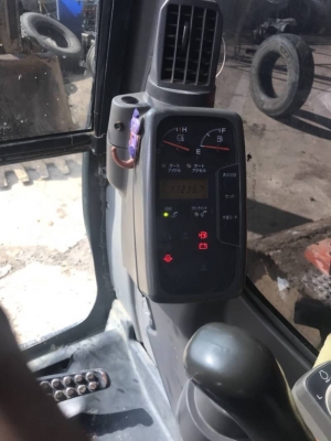 ขาย 980,000 HITACHI ZX 135 US เก่านอกมา 5 เดือน พร้อมใช้งานทุกระบบ เอกสารอินวอย ไฟฟ้าครบ ช่วงล่างดี เครื่องปั้มดีแรง เอวแน่น รถสวยพร้อมใช้ รถอยู่ ราชบุรี 090-772-3710 090-772-3708