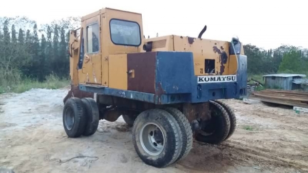 ขาย 195,000 KOMATSU pw 120-2 เครื่องดี เกียร์แรง ปั้มแรง 2 เพลา แต่ถอดเพลาหน้าออก ยางพอใช้ รถอยู่ ปทุมธานี สามโคก 090-772-3710 090-772-3708