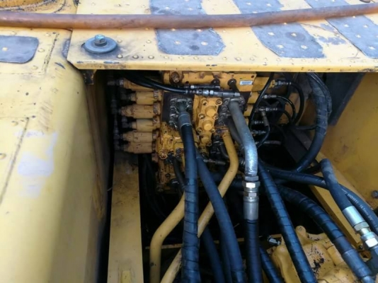 ขาย 1,850,000 KOMATSU pc 200-8 MO 7,900 ชม. ปี 2015 เครื่องดี ปั้มแรง ไฟฟ้าสมบูณร์ แอร์หนาว เอกสารแจ