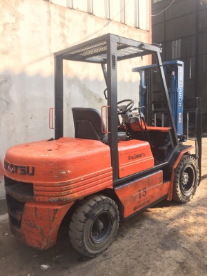 ขายด่วนน โคตรถูกก!! KOMATSU รุ่น 11 FD30 เสา 3 เมตร เกียร์ Manual