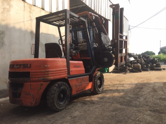 ขายด่วนน โคตรถูกก!! KOMATSU รุ่น 11 FD30 เสา 3 เมตร เกียร์ Manual