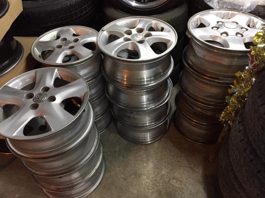 ขายล้อแม็กเดิมๆราคาถูกๆใครหาอยู่เชิญคับ ราคาเริ่มที่ 2500 ถึง 2800 บาท