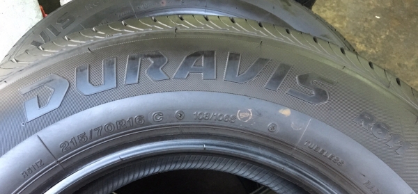 ยางป้ายแดง Bridgestone 215-70-16 ปี 17 ตุ่มทุกเส้น