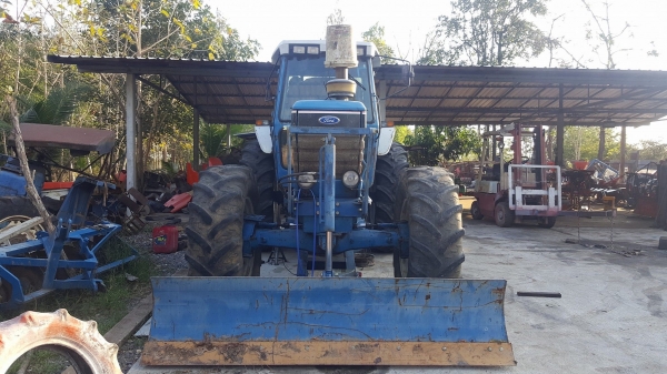 ขายด่วนครับ ford 8210 คานหน้าคาราโล่ เก่านอกครับ