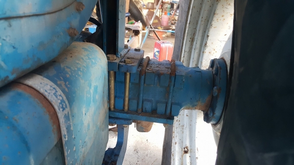 ขายด่วนครับ ford 8210 คานหน้าคาราโล่ เก่านอกครับ