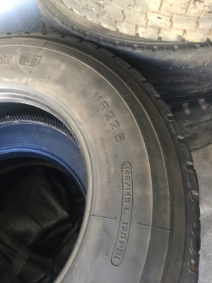 ขายยางสิบล้อ11Rราคาเริ่มต้น1500โทร643130366