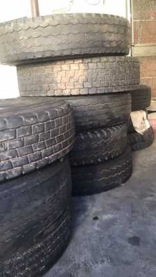 ขายยางสิบล้อ11Rราคาเริ่มต้น1500โทร643130366