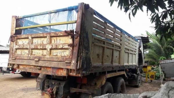 ขาย 790,000 สิบล้อดั้ม HINO FM 3 MNLD  เครื่องดีคัชซีสวย มี 2 คัน มีระบบลากลูกทั้ง 2 คัน เอกสารพร้อมโอน รถอยู่ อุบล 090-772-3710 090-772-3708