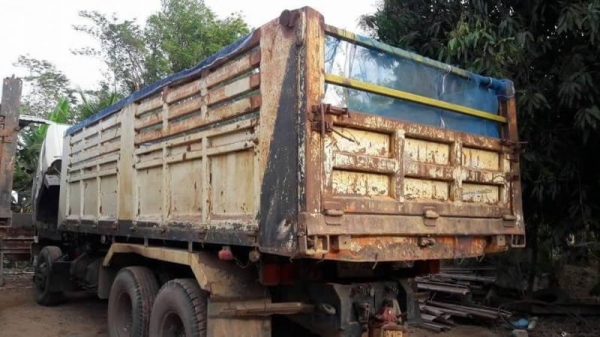 ขาย 790,000 สิบล้อดั้ม HINO FM 3 MNLD  เครื่องดีคัชซีสวย มี 2 คัน มีระบบลากลูกทั้ง 2 คัน เอกสารพร้อมโอน รถอยู่ อุบล 090-772-3710 090-772-3708