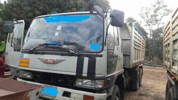 ขาย 790,000 สิบล้อดั้ม HINO FM 3 MNLD  เครื่องดีคัชซีสวย มี 2 คัน มีระบบลากลูกทั้ง 2 คัน เอกสารพร้อมโอน รถอยู่ อุบล 090-772-3710 090-772-3708