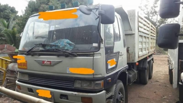 ขาย 790,000 สิบล้อดั้ม HINO FM 3 MNLD  เครื่องดีคัชซีสวย มี 2 คัน มีระบบลากลูกทั้ง 2 คัน เอกสารพร้อมโอน รถอยู่ อุบล 090-772-3710 090-772-3708