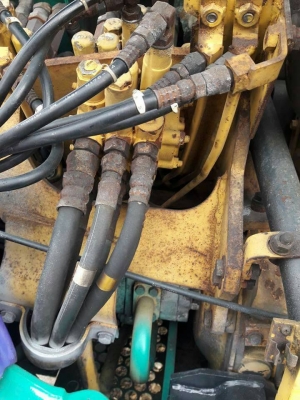 ขายจ้า KOMATSU  PC40-7 เก่านอกแท้  4,xxx ชั่วโมง  มีลายแย๊ก  สภาพสวย  พร้อมใช้ โทร 089-7462641  สุวรรณี