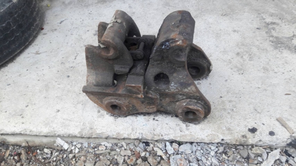 ขายค๊อปเปอร์  ตัวต่อ บุ้งกี๋ สลัก 40 มิล สำหรับรถขุดเล็ก เก่านอก  ขาย8,500 บาท