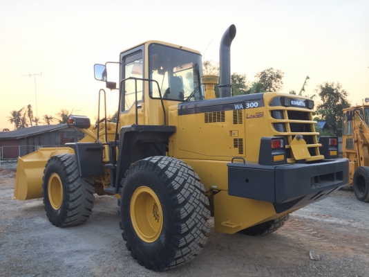 KOMATSU WA300-3 นำเข้าจากญี่ปุ่น โทร.090-986-2521 อ๊อบ