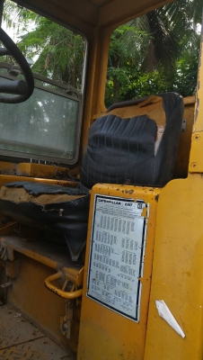 รถตัก CAT 910. สนใจติดต่อ 081 - 6079515