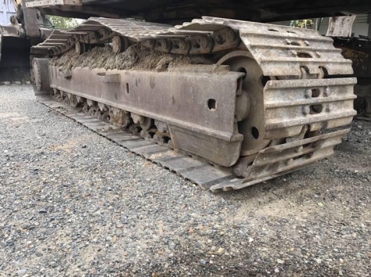 Komatsu 200 รุ่น 5 LC มีเล่มทะเบียน ช่วงล่างเต็ม เอวแน่น ไฟฟ้าครบ มีแอร์  ไม่โหลด สวยพร้อมใช้ค่ะ