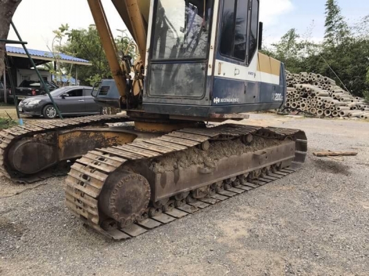Komatsu 200 รุ่น 5 LC มีเล่มทะเบียน ช่วงล่างเต็ม เอวแน่น ไฟฟ้าครบ มีแอร์  ไม่โหลด สวยพร้อมใช้ค่ะ