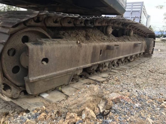 Komatsu 200 รุ่น 5 LC มีเล่มทะเบียน ช่วงล่างเต็ม เอวแน่น ไฟฟ้าครบ มีแอร์  ไม่โหลด สวยพร้อมใช้ค่ะ