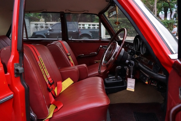 Benz 280s w108 เบนซ์ ตาตั้ง Benz 280s w108 เบนซ์ ตาตั้ง