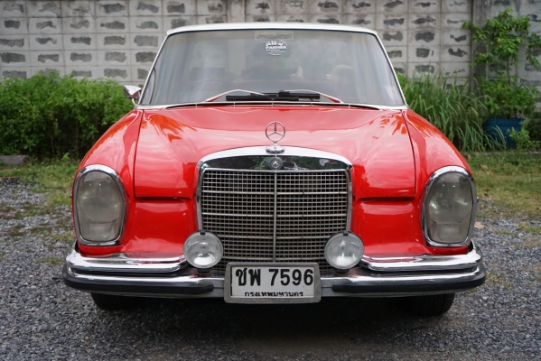 Benz 280s w108 เบนซ์ ตาตั้ง Benz 280s w108 เบนซ์ ตาตั้ง