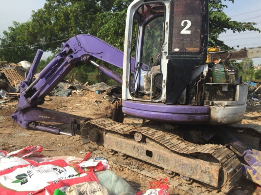 ขายรถแบคโฮ KOMATSU PC75UU-2 ราคา 250000