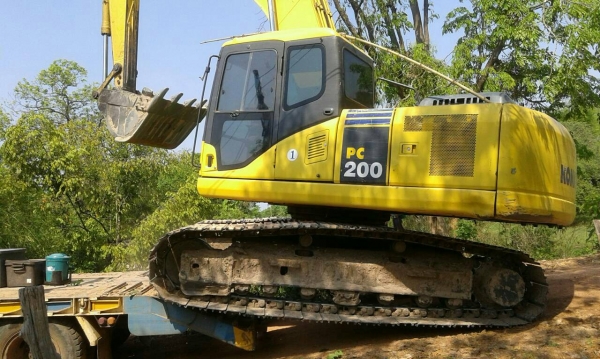 ขายด่วน!! KOMATSU PC200-7 สภาพสวยค่ะ