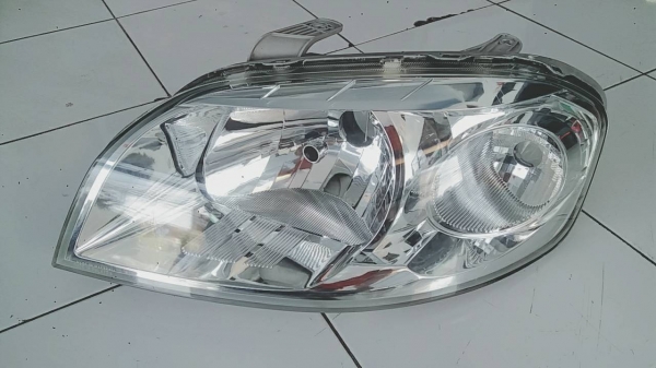 ไฟหน้า Chevrolet Aveo แท้ศูนย์ มีคู่เดียว ไฟหน้า Chevrolet Aveo แท้ศูนย์ มีคู่เดียว