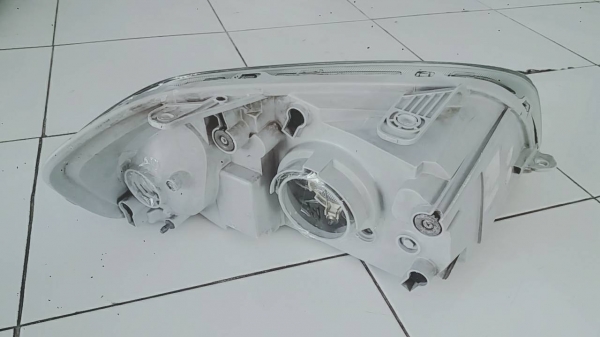 ไฟหน้า Chevrolet Aveo แท้ศูนย์ มีคู่เดียว ไฟหน้า Chevrolet Aveo แท้ศูนย์ มีคู่เดียว