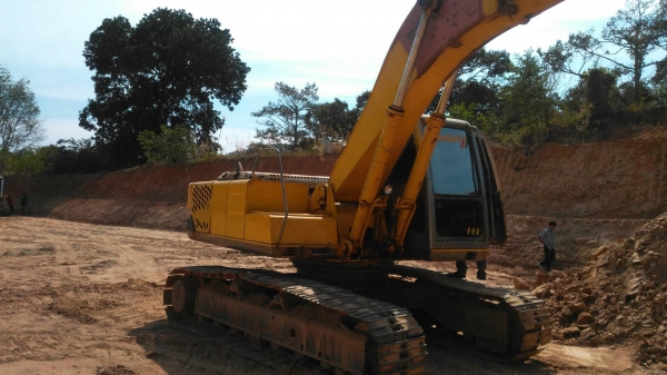 ขายรถแบคโฮ KOBELCO SK 200-3