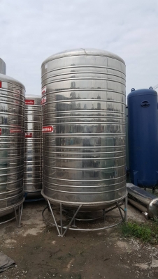 ถังน้ำสแตนเลส 4000 ลิตรสภาพพร้อมใช้ ตราเพชร ถังน้ำสแตนเลส 4000 ลิตรสภาพพร้อมใช้ ตราเพชร