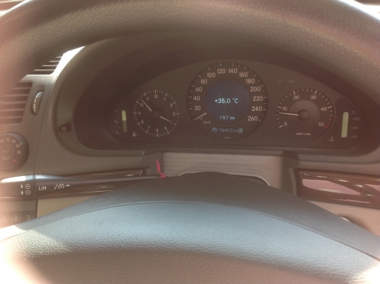 ขายBENZ E220 WDB211 CDI (ดีเซล) 2200cc เครื่องดี ประหยัดน้ำมันมากๆ รถสวยพร้อมใช้งาน