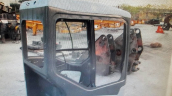 ขายหัวเก๋ง  รถขุด PC128/138/228  ขายตามสภาพ  ขาดแค่กระจกขาย15,000บาท