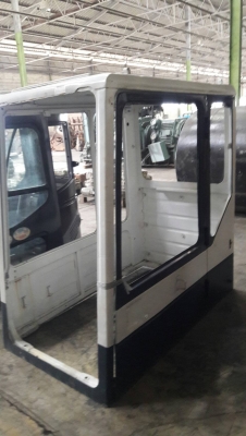 ขายเก๋งรถขุด KOMATSU PC100-200/3,5 ขายตามภาพ ขาดกระจก ขาย9,000 บาท ขายเก๋งรถขุด KOMATSU PC100-200/3,5 ขายตามภาพ ขาดกระจก ขาย9,000 บาท