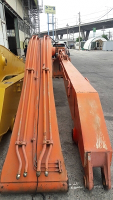 ขายด่วน*****บูมยาว 15 เมตร  สำหรับรถขุด HITACHI  EX200พร้อมบุ้งกี๋ และกระบอก  ขายราคา200,000บาท