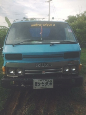 ขายรถหกล้อ lsuzu ks22 110แรง ทำสีใหม่ ยางสวยทั้ง6เส้นภาษีไม่ขาดพร้อมโอน