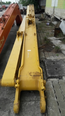 ขายบูมรถขุดตีนตะขาบขนาดใหญ่  ยี่ห้อKOMATSU  PC200-5 ขาย165,000บาท