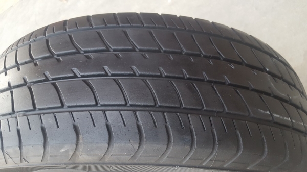 ขายล้อTOYOTA VIOS12ก้านสีกัล ยางปี15  4 ล้อ